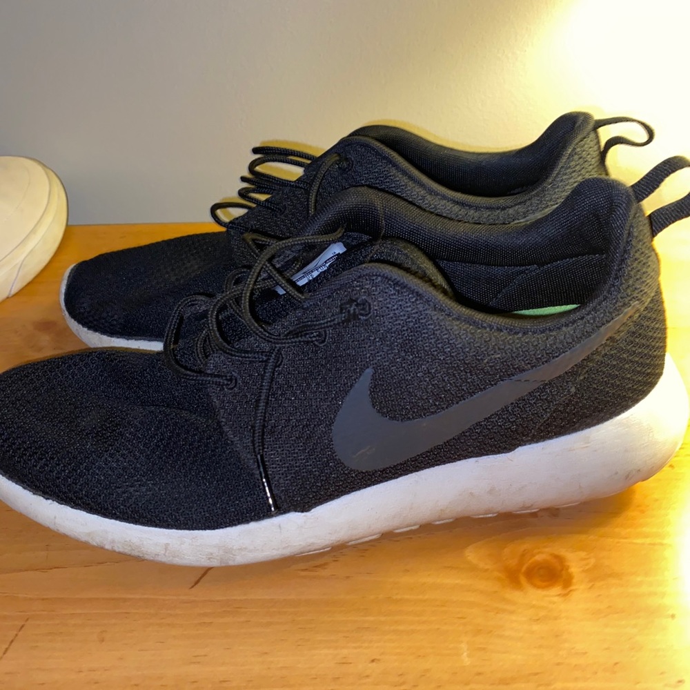 Nike Roshe - Picture 3 of 5